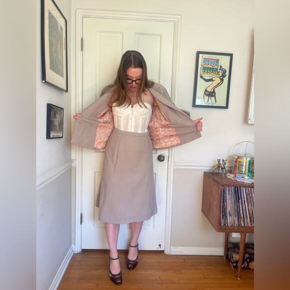 40s Vintage Wool Skirt Suit - Picture 5 of 12